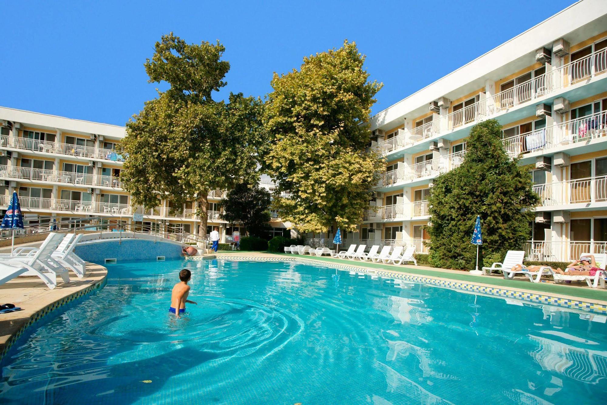 Kaliopa Hotel البينا المظهر الخارجي الصورة
