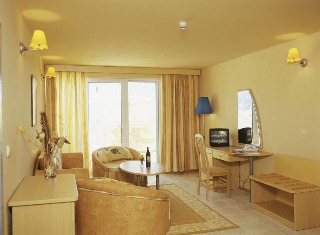 Kaliopa Hotel البينا المظهر الخارجي الصورة