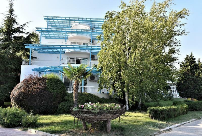 Kaliopa Hotel البينا المظهر الخارجي الصورة